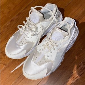 Women’s Nike Air Haurache Casual Shoes